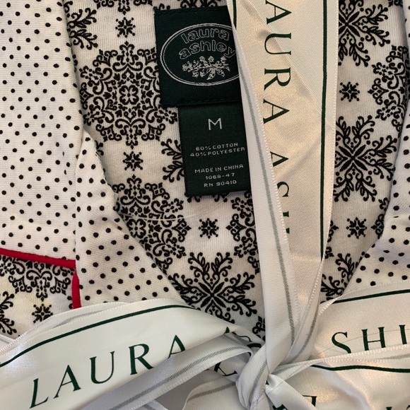 NWT! Laura Ashley Women’s Pajama Set, Size M - Picture 4 of 4